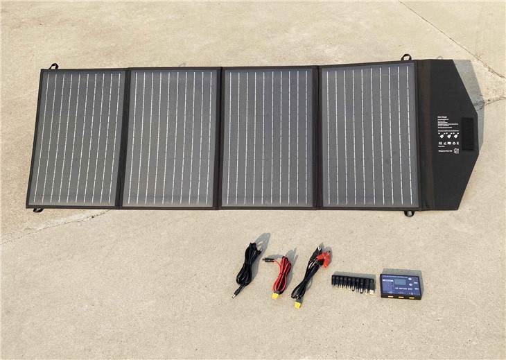 Pannello solare pieghevole con controller