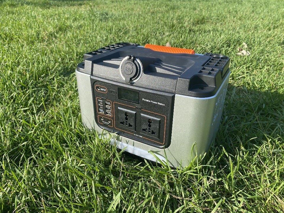 Centrale elettrica portatile 700w